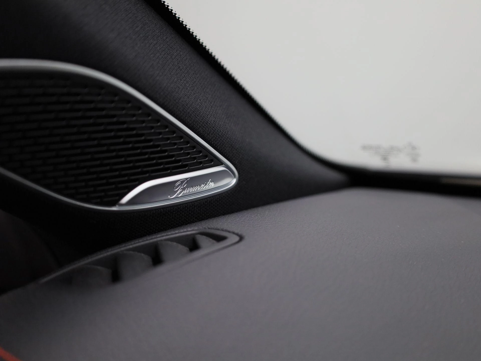 Mercedes-Benz-CLA-image-38