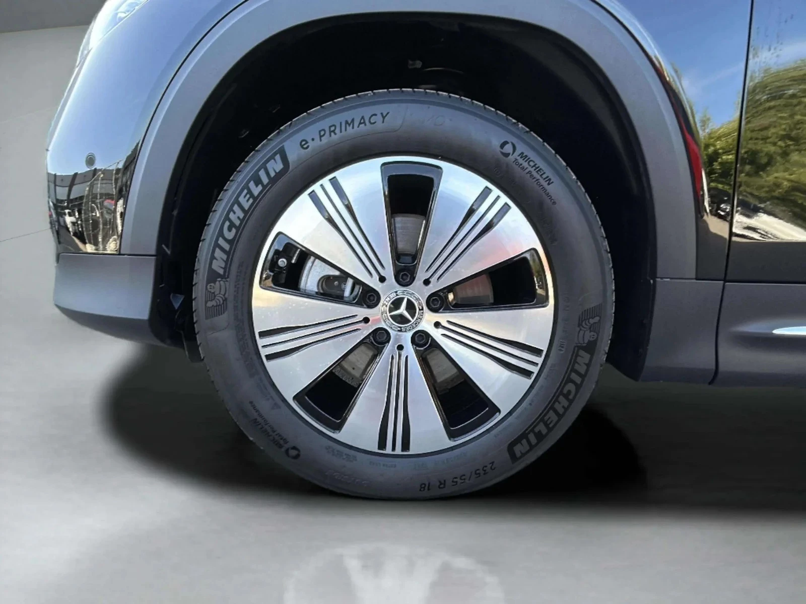 Mercedes-Benz-EQB-image-8