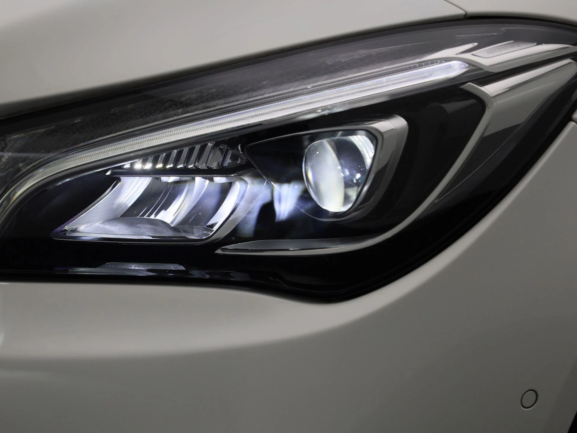 Mercedes-Benz-CLA-image-12