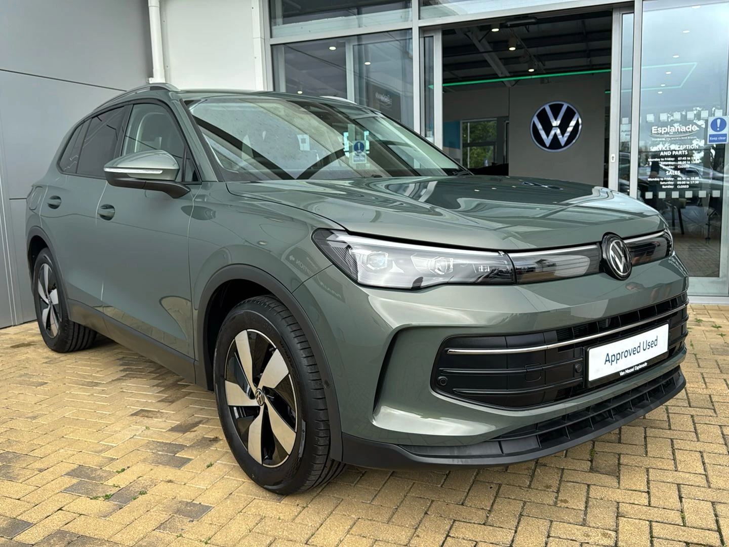 Volkswagen-Tiguan-image-18