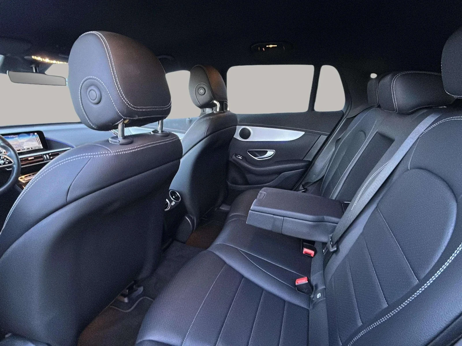 Mercedes-Benz-EQC-image-18