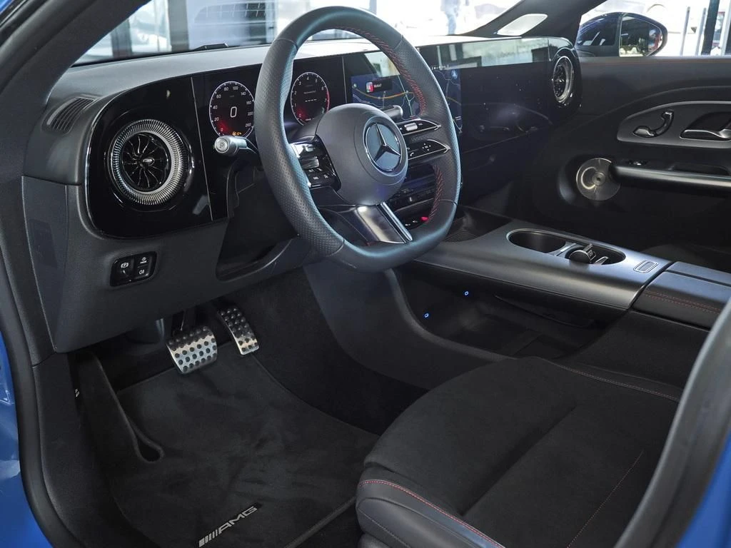 Mercedes-Benz-CLA 200-image-5