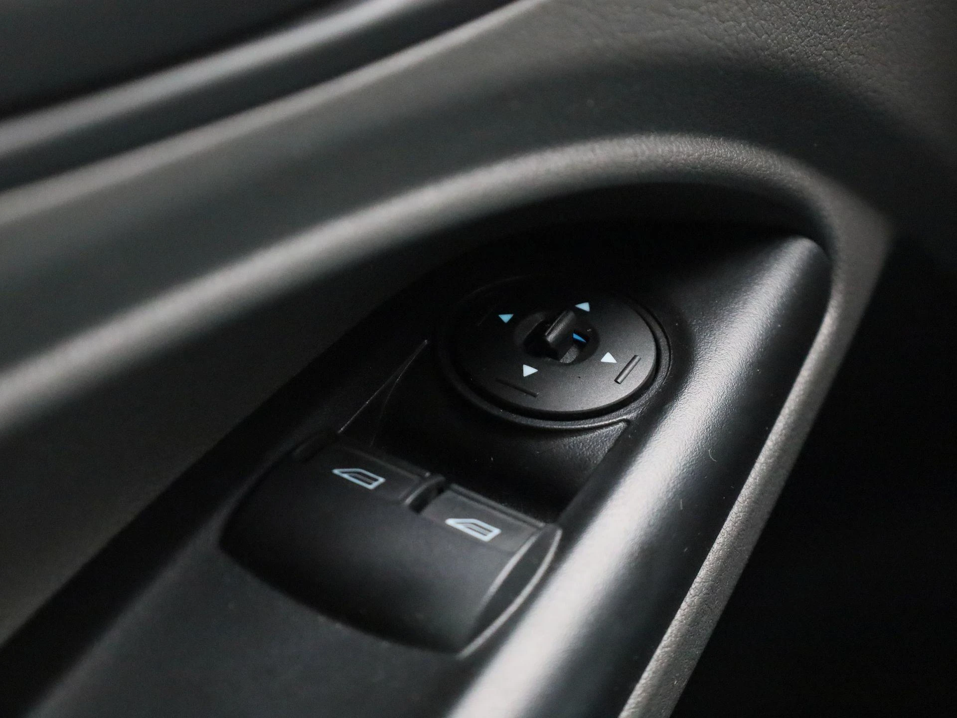 Ford-Transit Connect-image-16