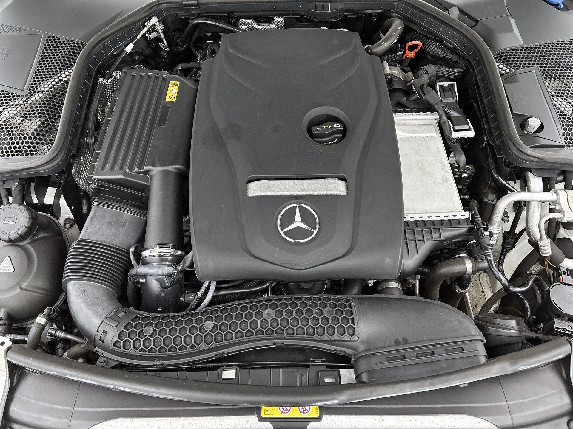 Mercedes-Benz-C-Klasse-image-22