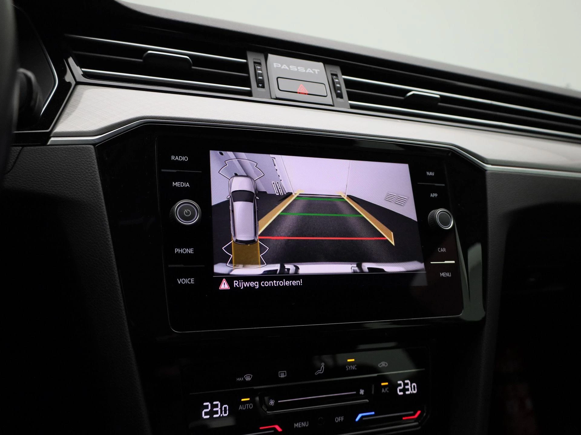 Volkswagen Passat Variant 2.0 TDI 90kW DSG Style Business Elektrische kofferklep | Camera | Adapt cruise