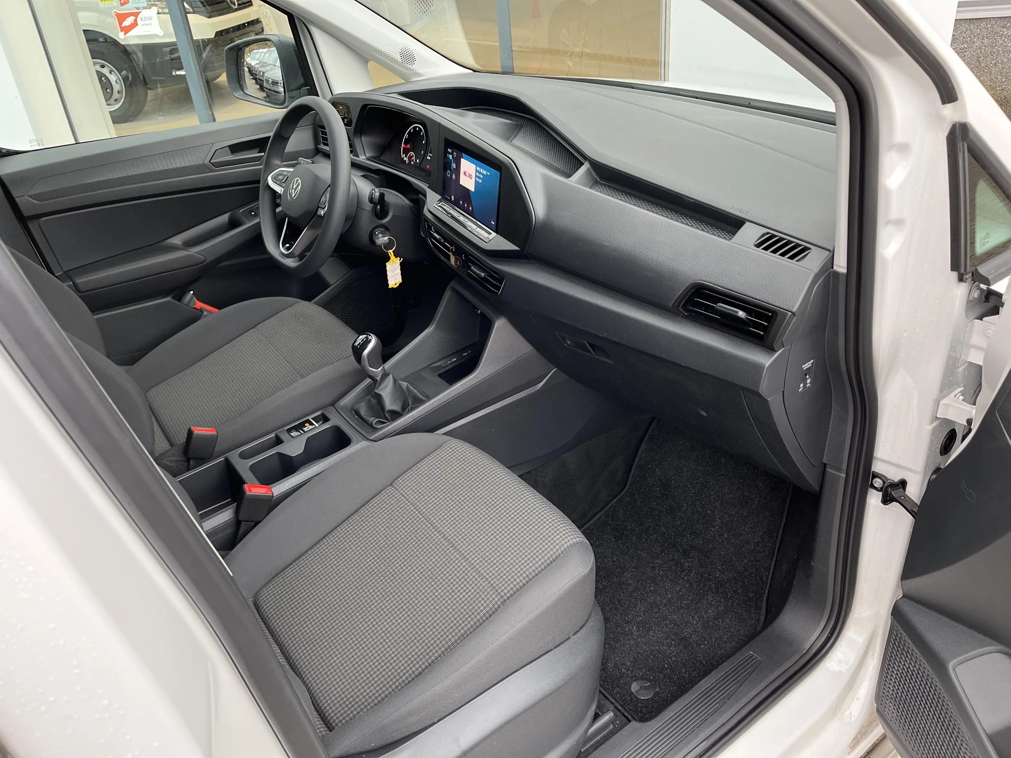 Volkswagen-Caddy-image-7