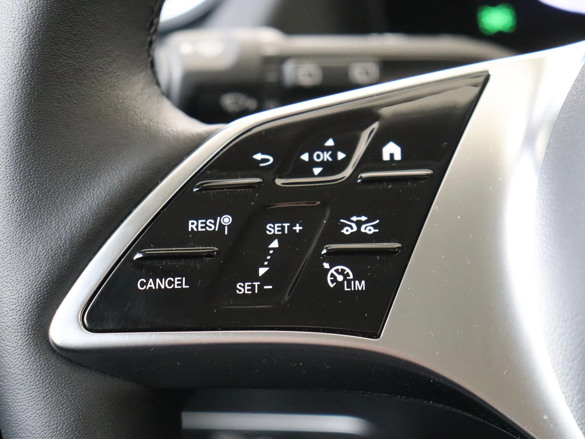 Mercedes-Benz GLA 250 e Business Solution Luxury