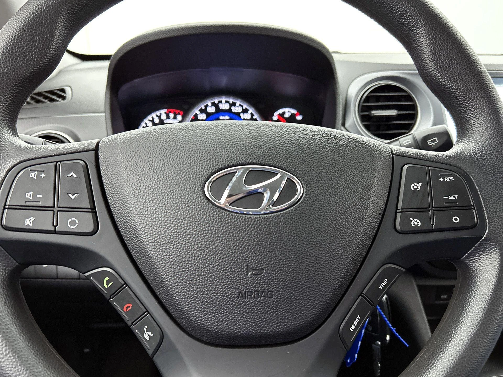 Hyundai-i10-image-28
