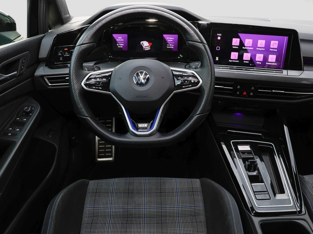Volkswagen-Golf-image-11