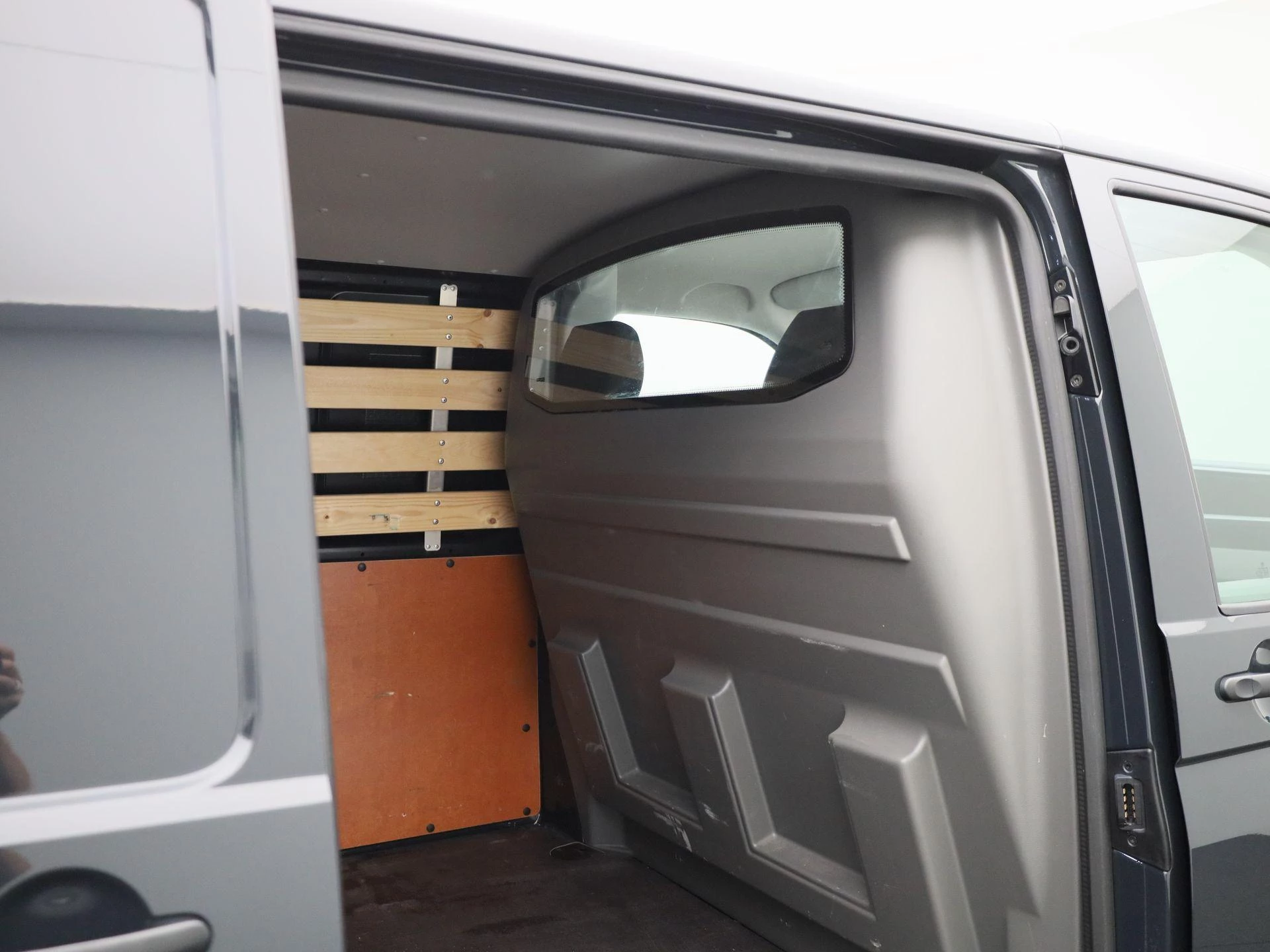Volkswagen Transporter 2.0 TDI L2H1 150PK
