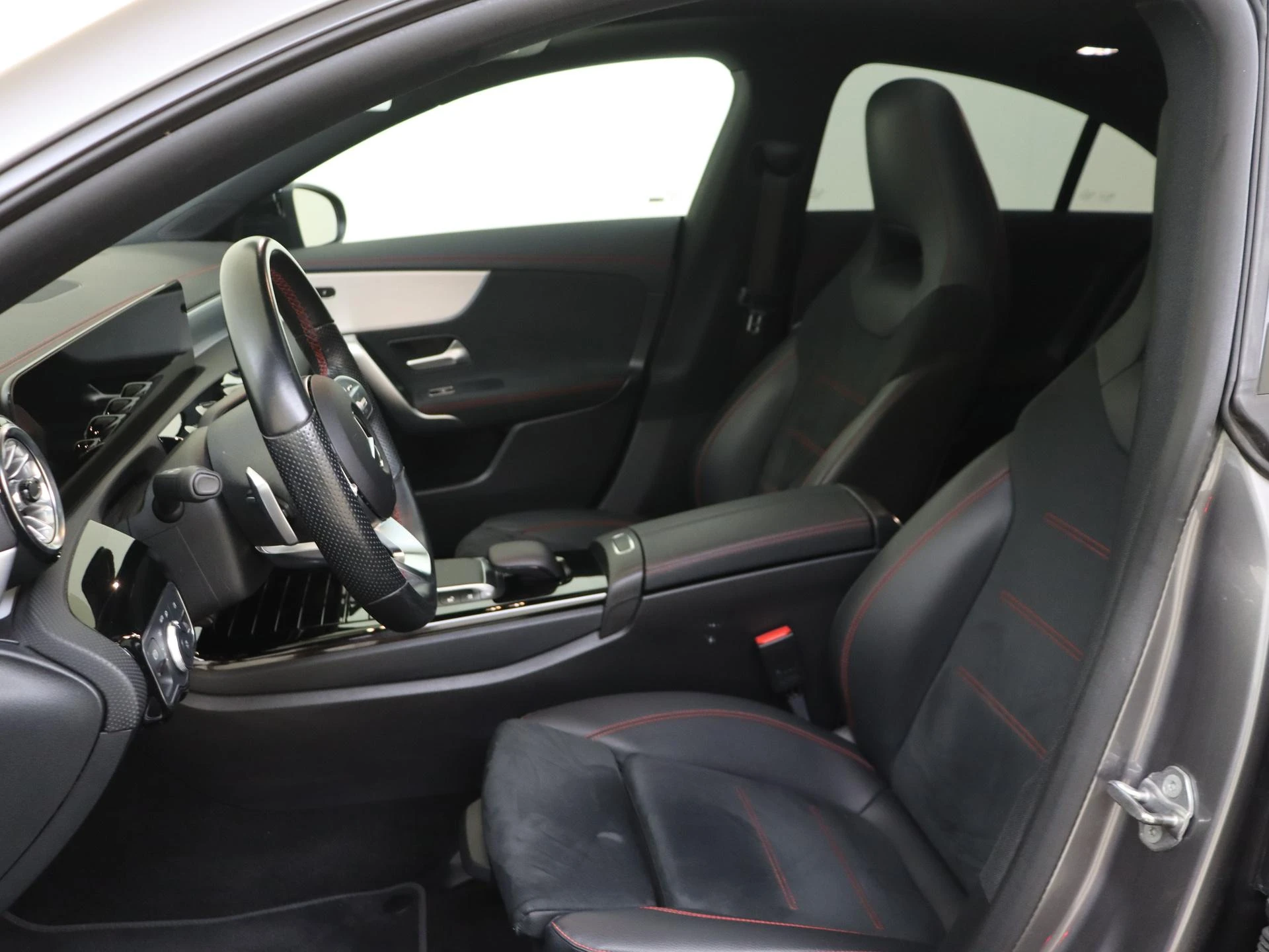 Mercedes-Benz-CLA-image-14
