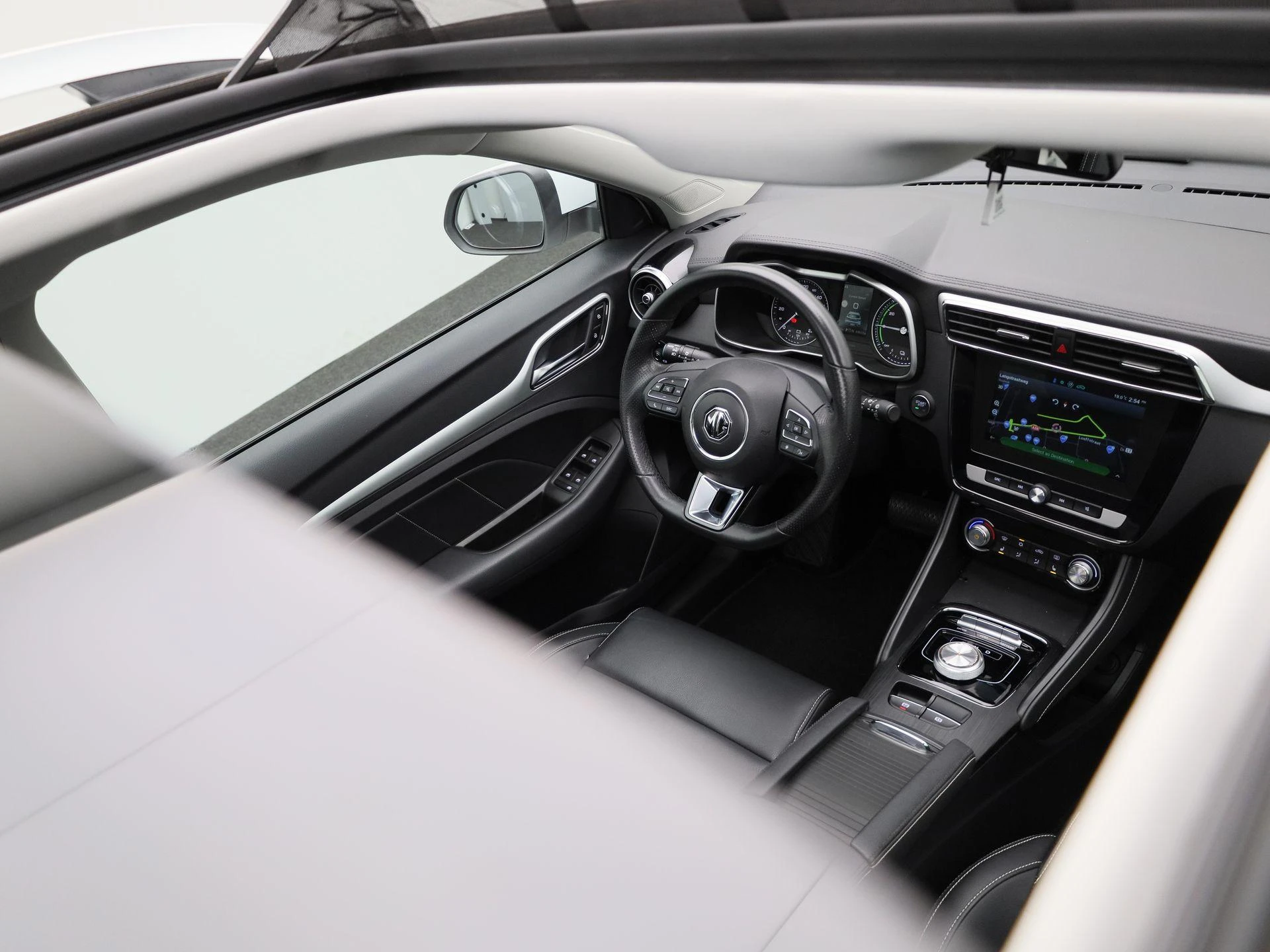 MG-ZS EV-image-35