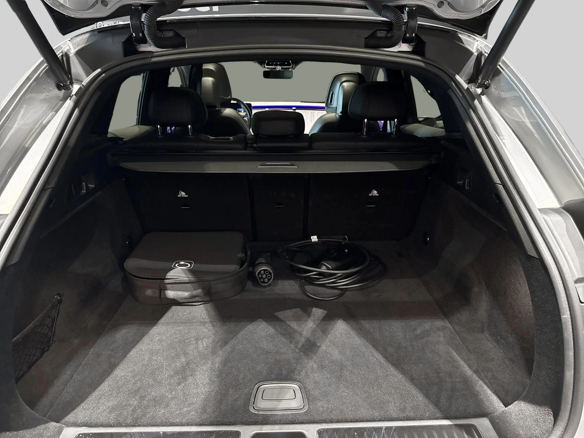 Mercedes-Benz-EQE-image-6