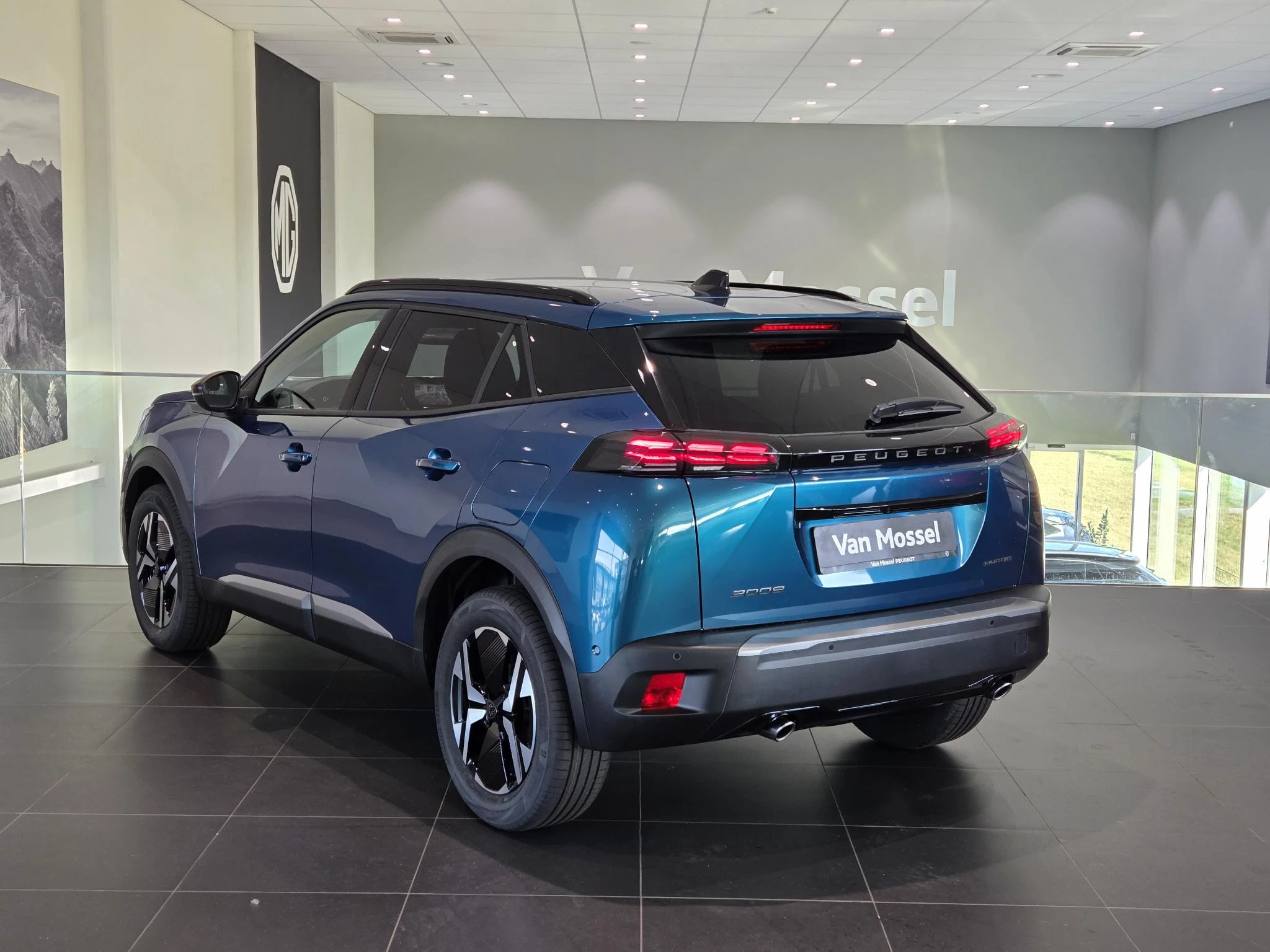 Peugeot 2008 1.2 Hybrid 136 Allure