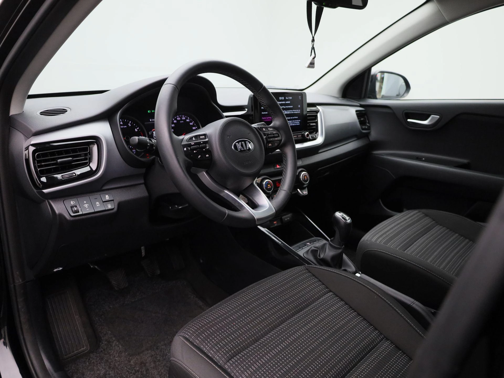 Kia-Stonic-image-31