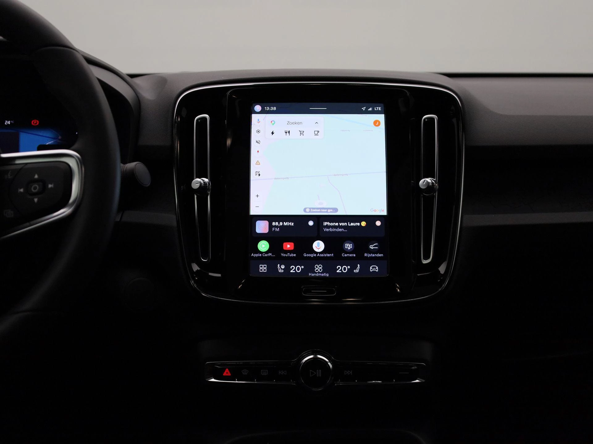 Volvo-C40-image-8