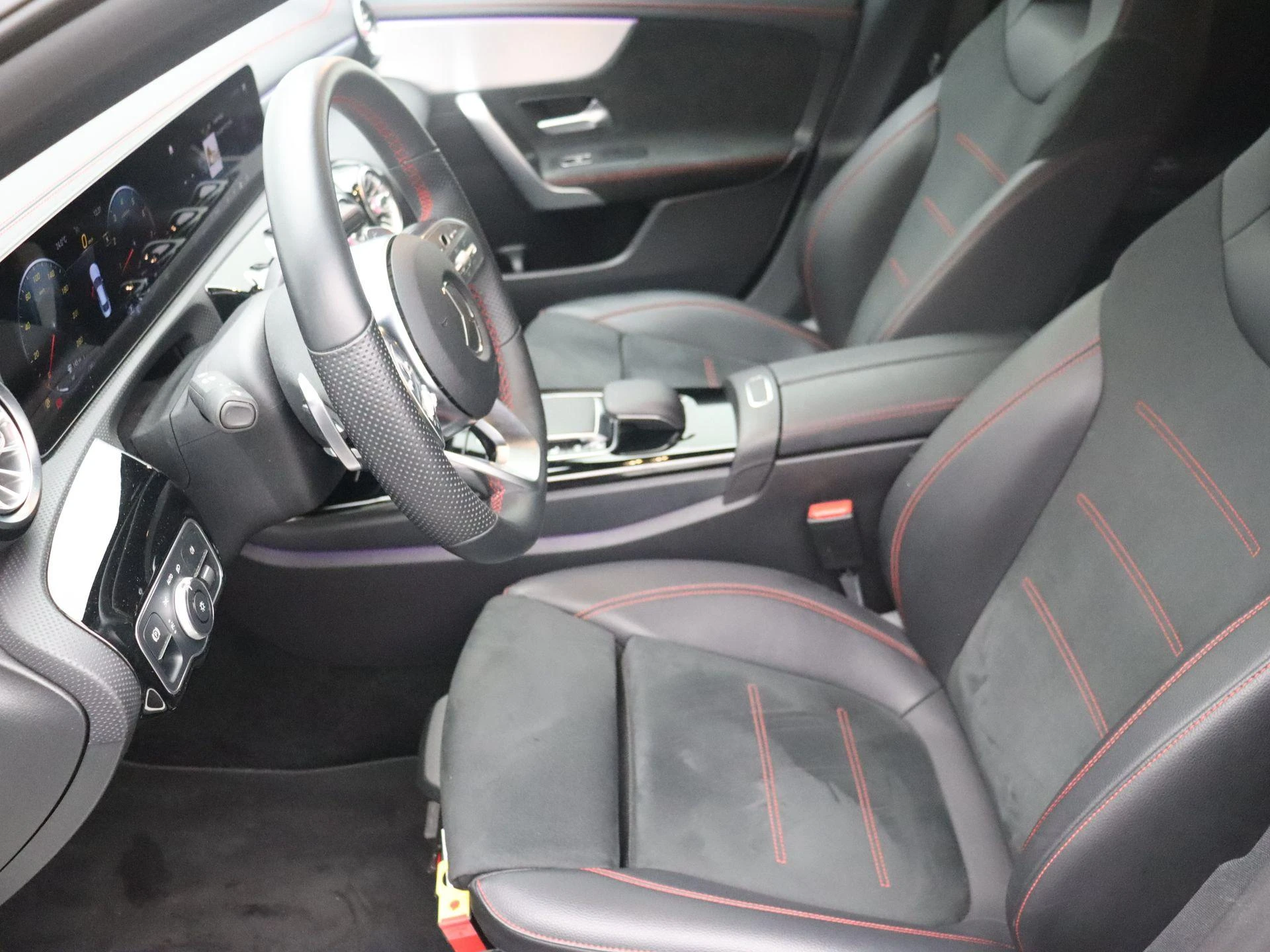 Mercedes-Benz-CLA-image-9