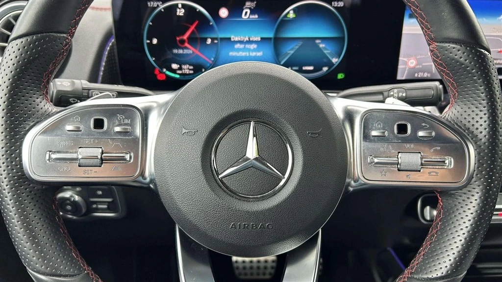 Mercedes-Benz-EQB-image-13