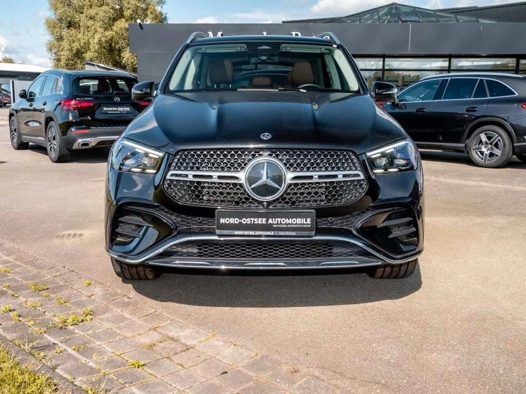 Mercedes-Benz-GLE 300 d-image-3