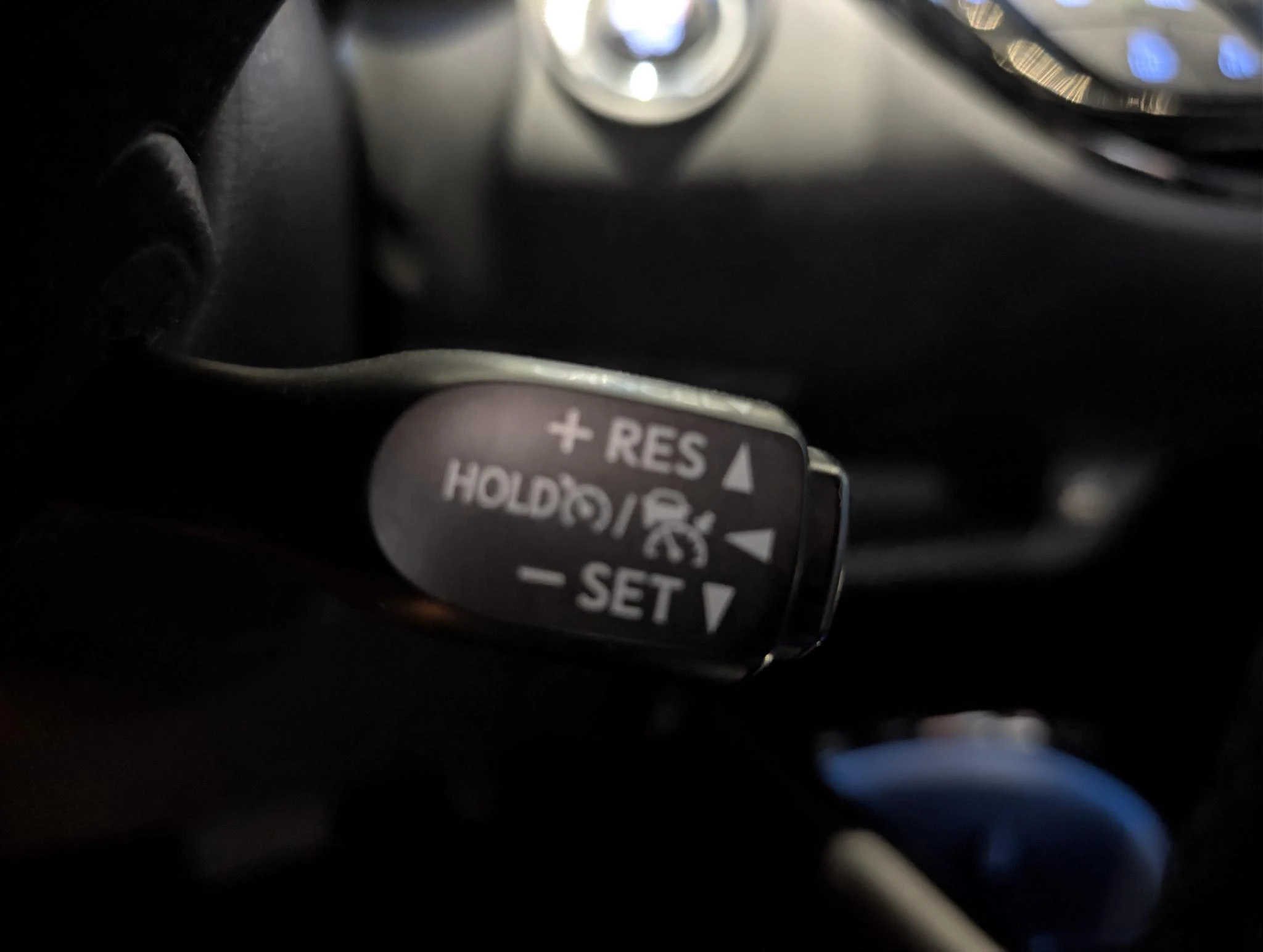 Toyota-C-HR-image-22
