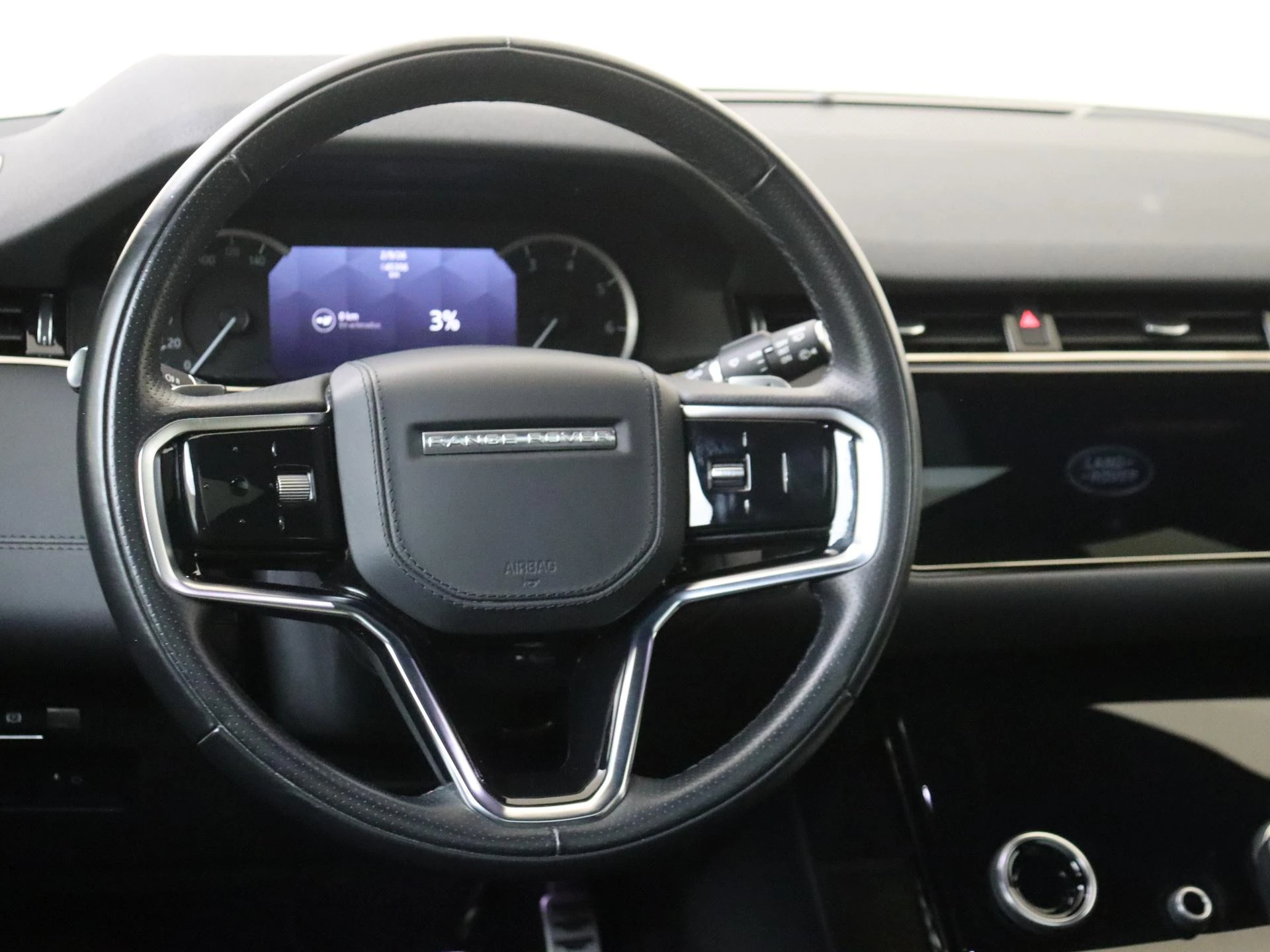 Land Rover-Range Rover Evoque-image-9