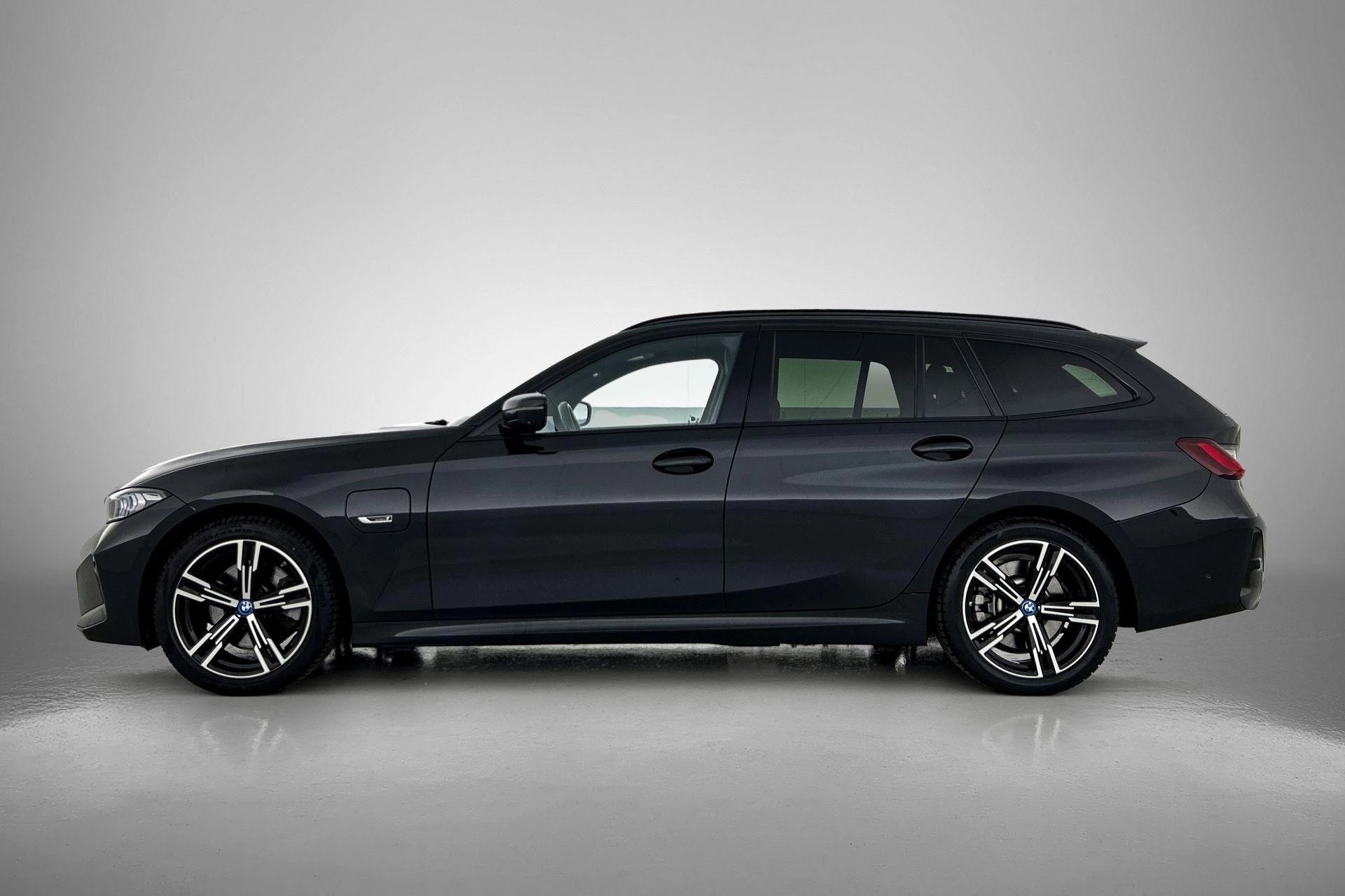 BMW-3 Serie-image-1