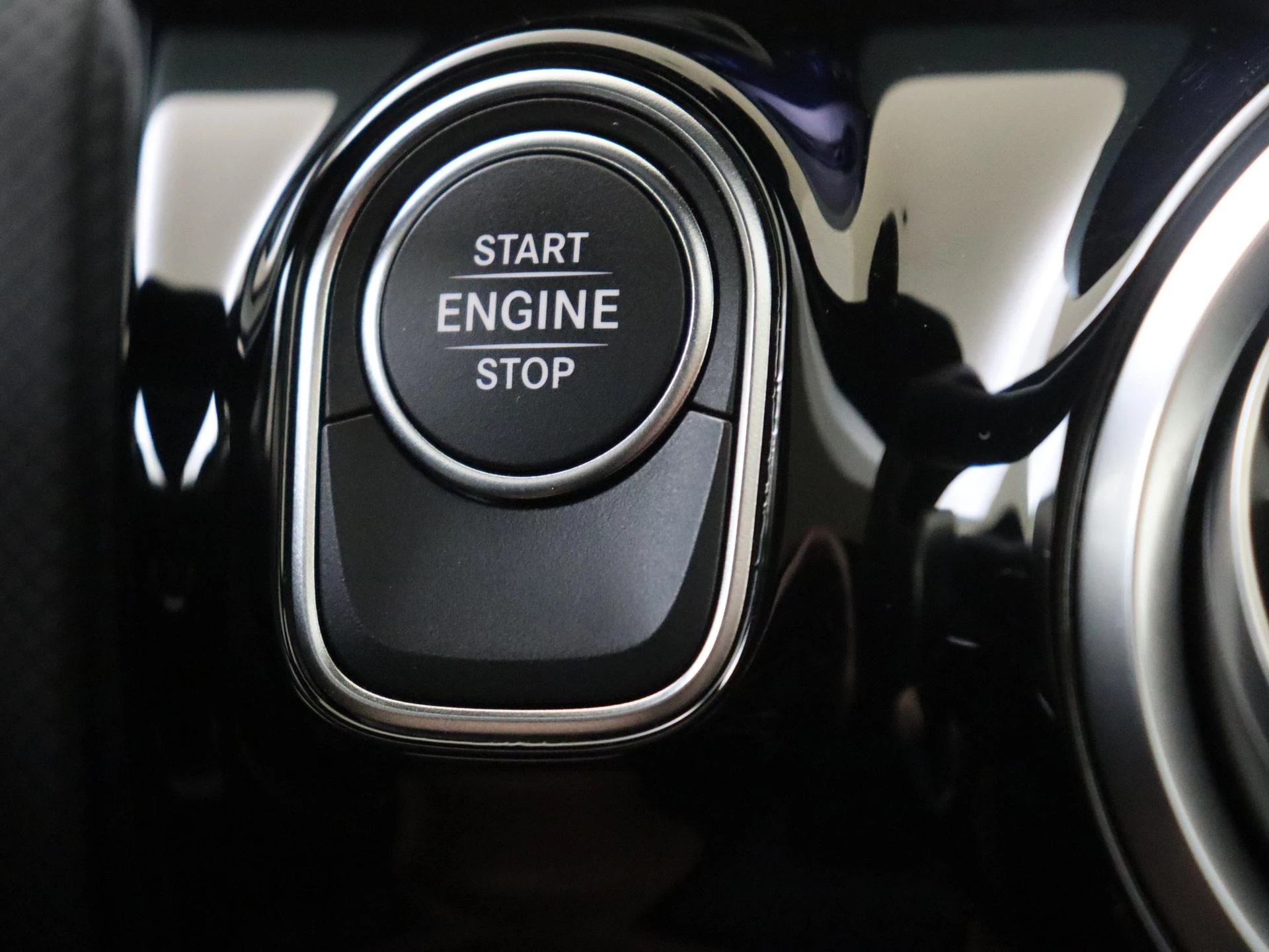 Mercedes-Benz-CLA-image-21
