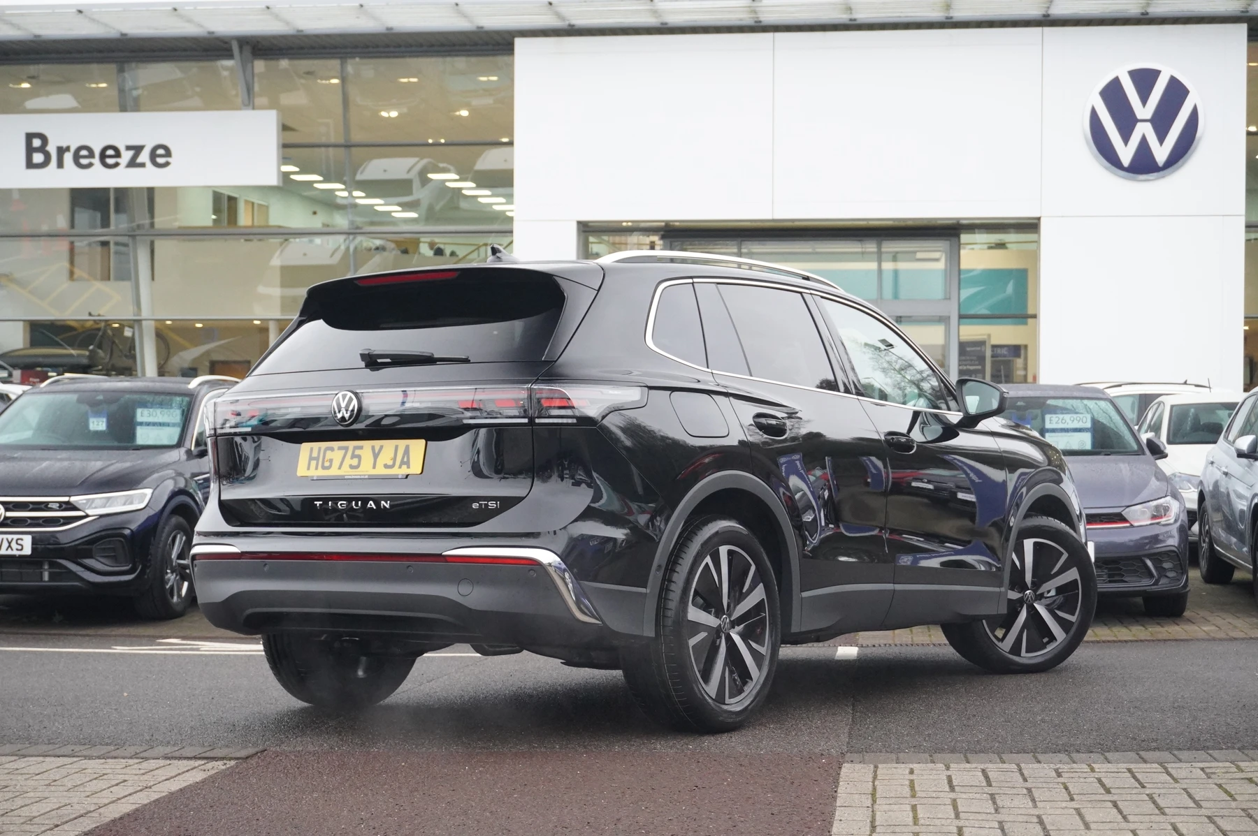 Volkswagen-Tiguan-image-14