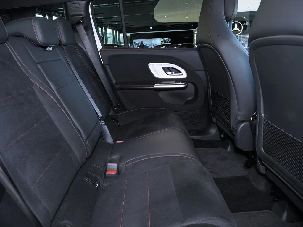 Mercedes-Benz-GLB 200-image-13