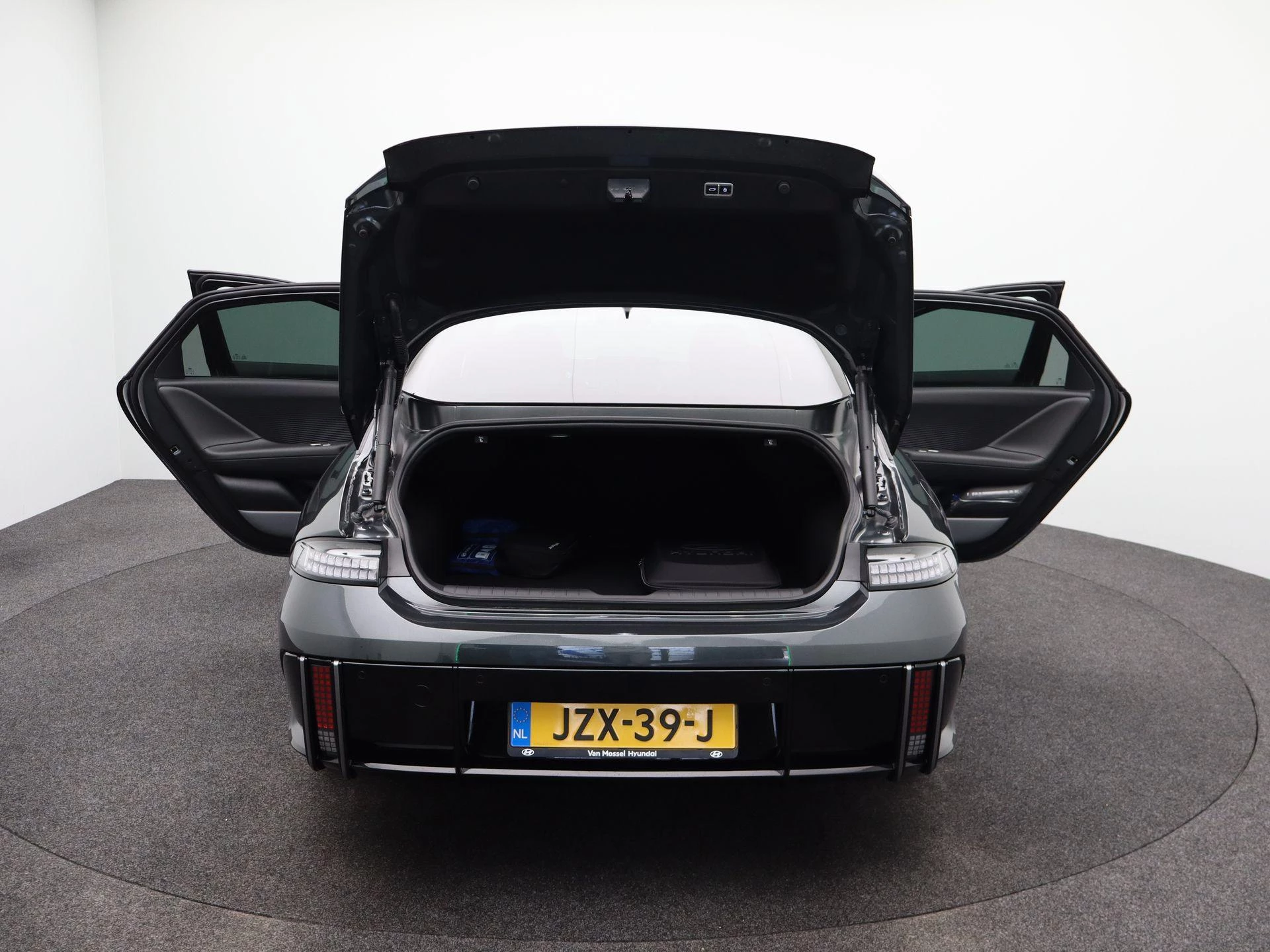 Hyundai-IONIQ 6-image-13