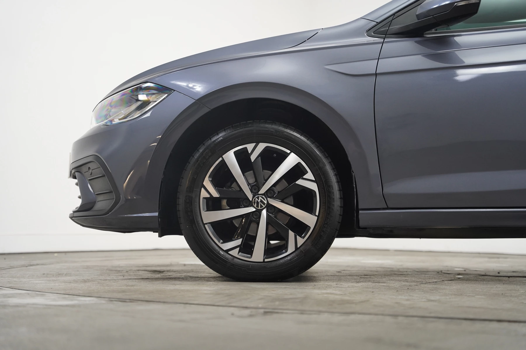 Volkswagen-Polo-image-4