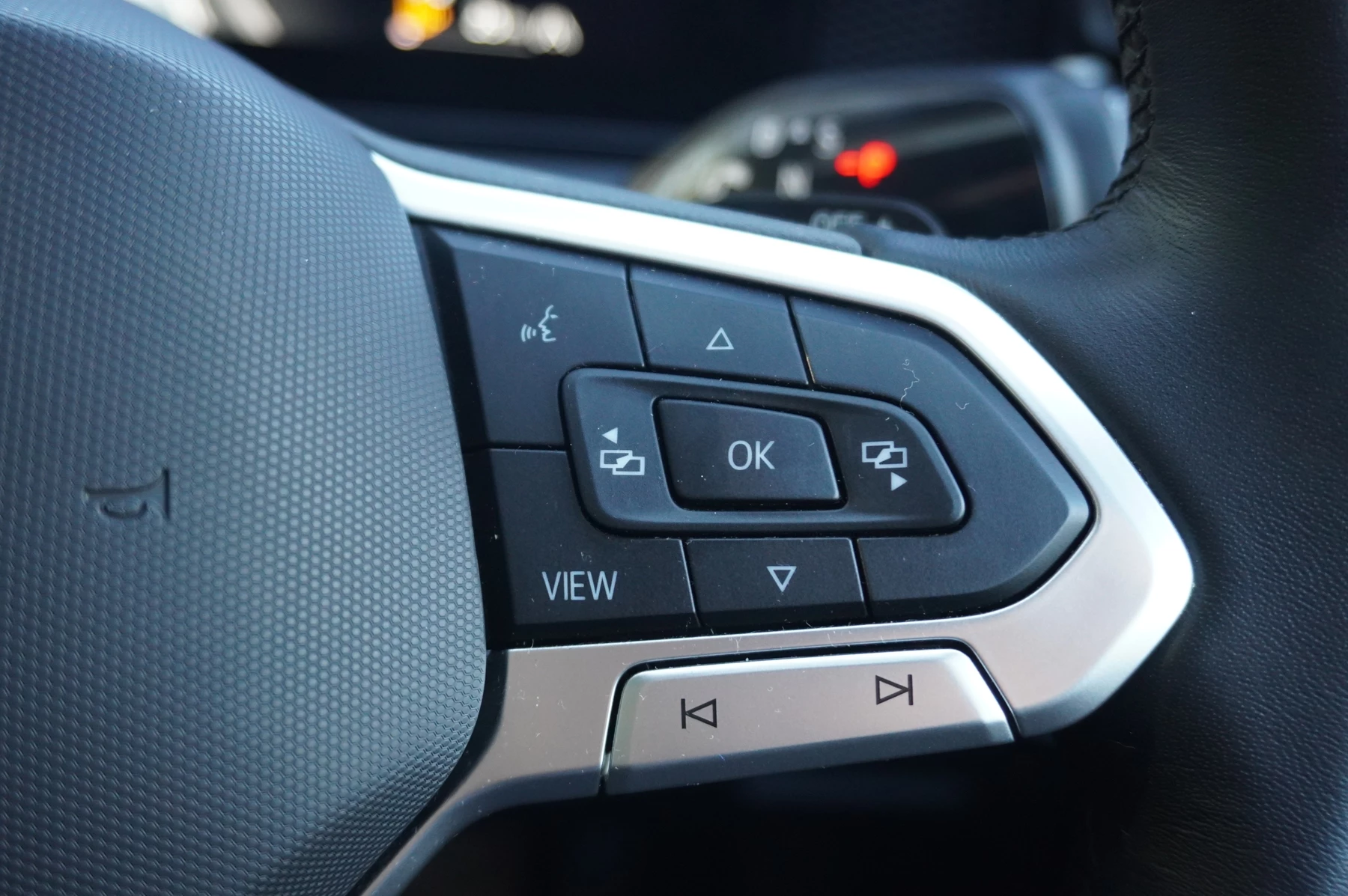 Volkswagen-Tiguan-image-29