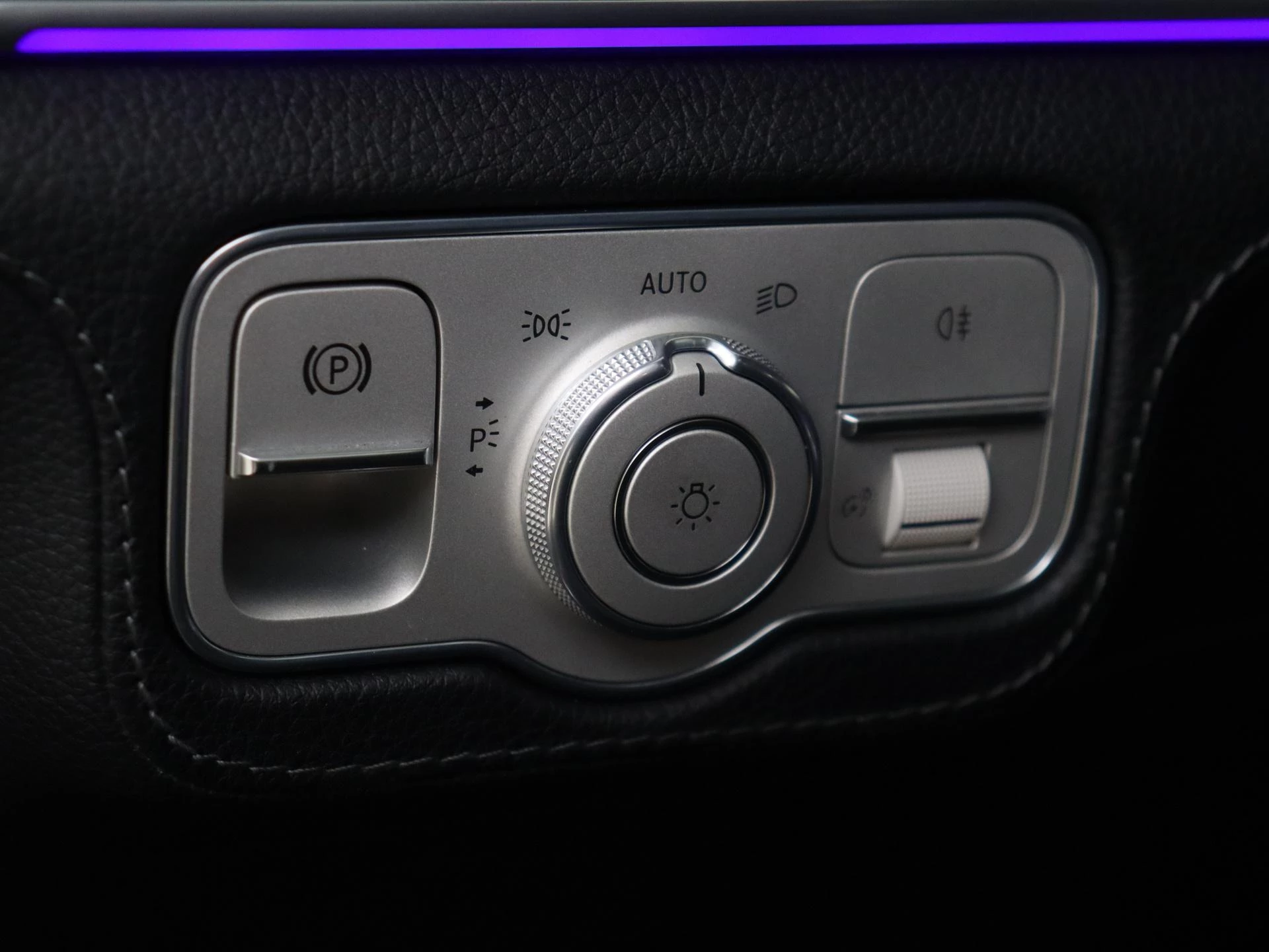 Mercedes-Benz-GLE-image-36