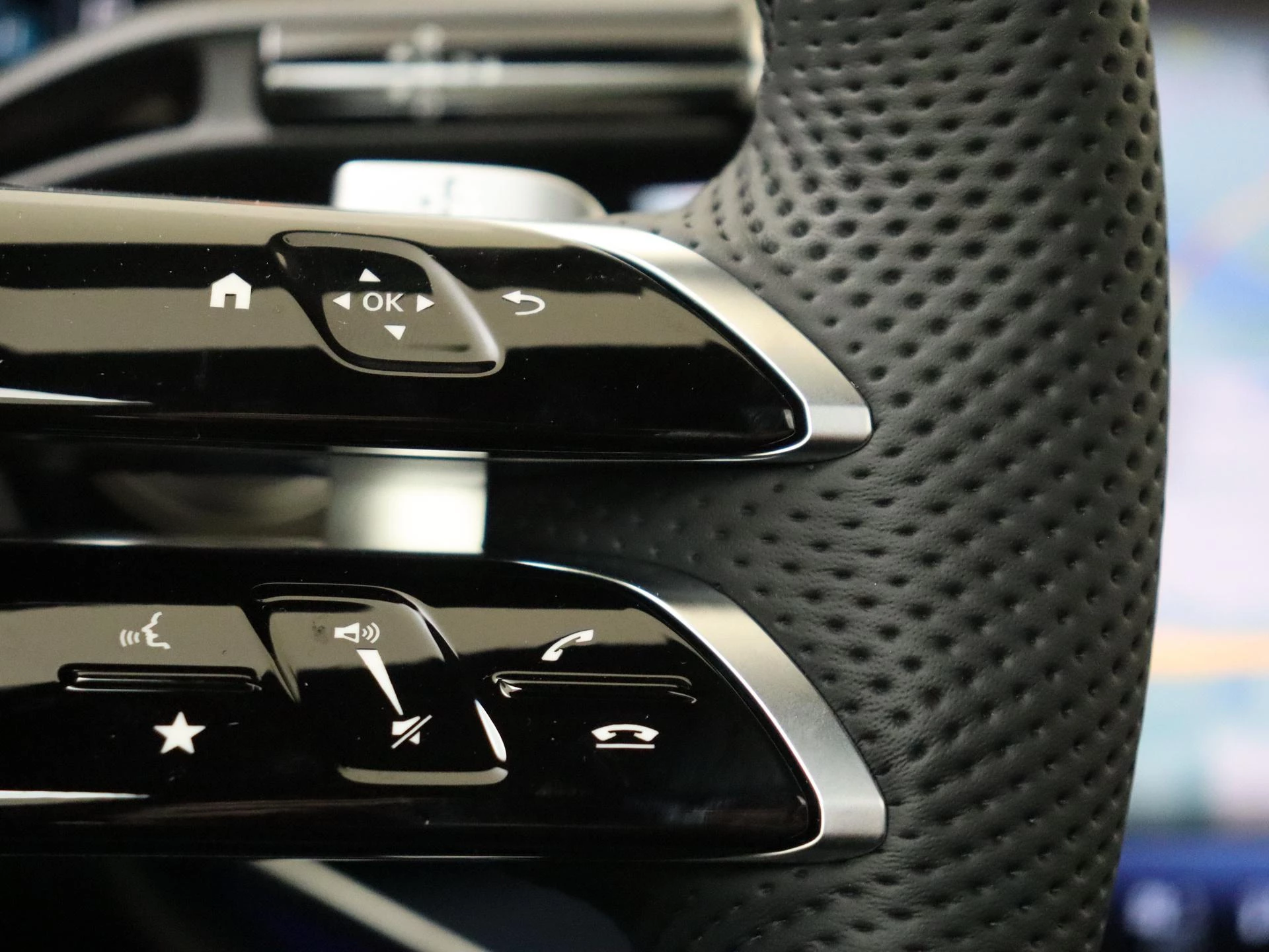 Mercedes-Benz-E-Klasse-image-13