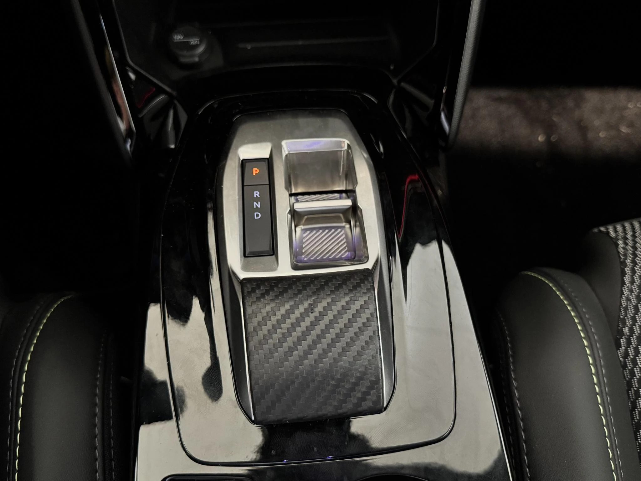 Peugeot 2008 1.2 Hybrid 145 GT