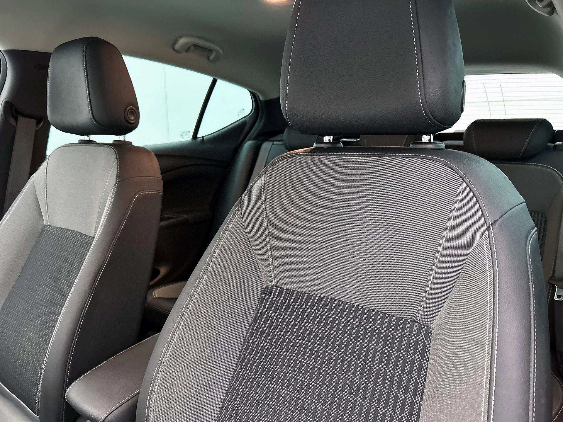 Opel-Astra-image-11