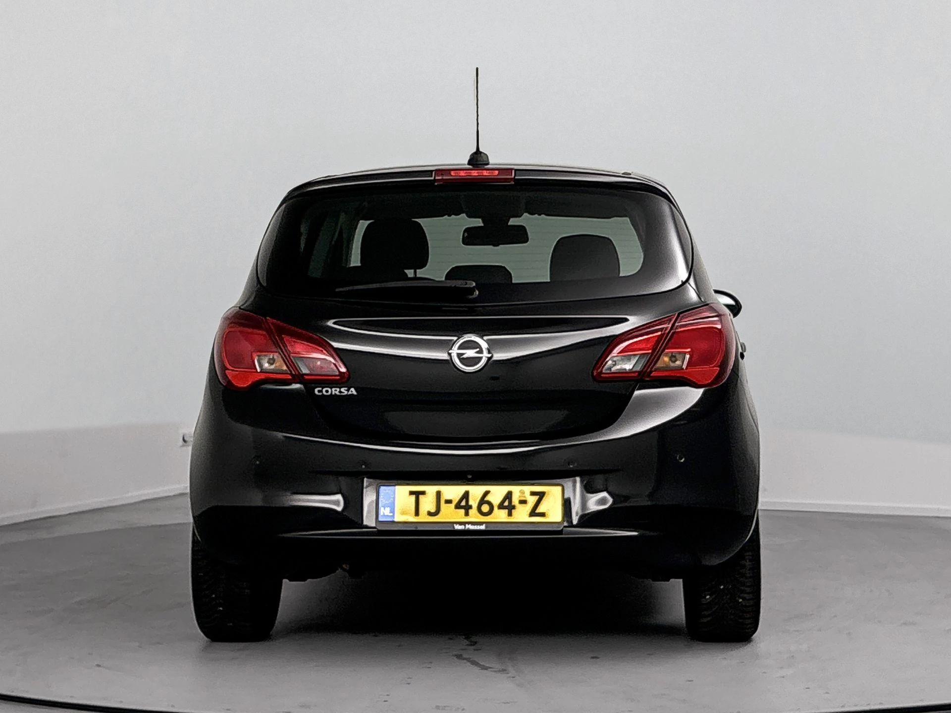 Opel-Corsa-image-2