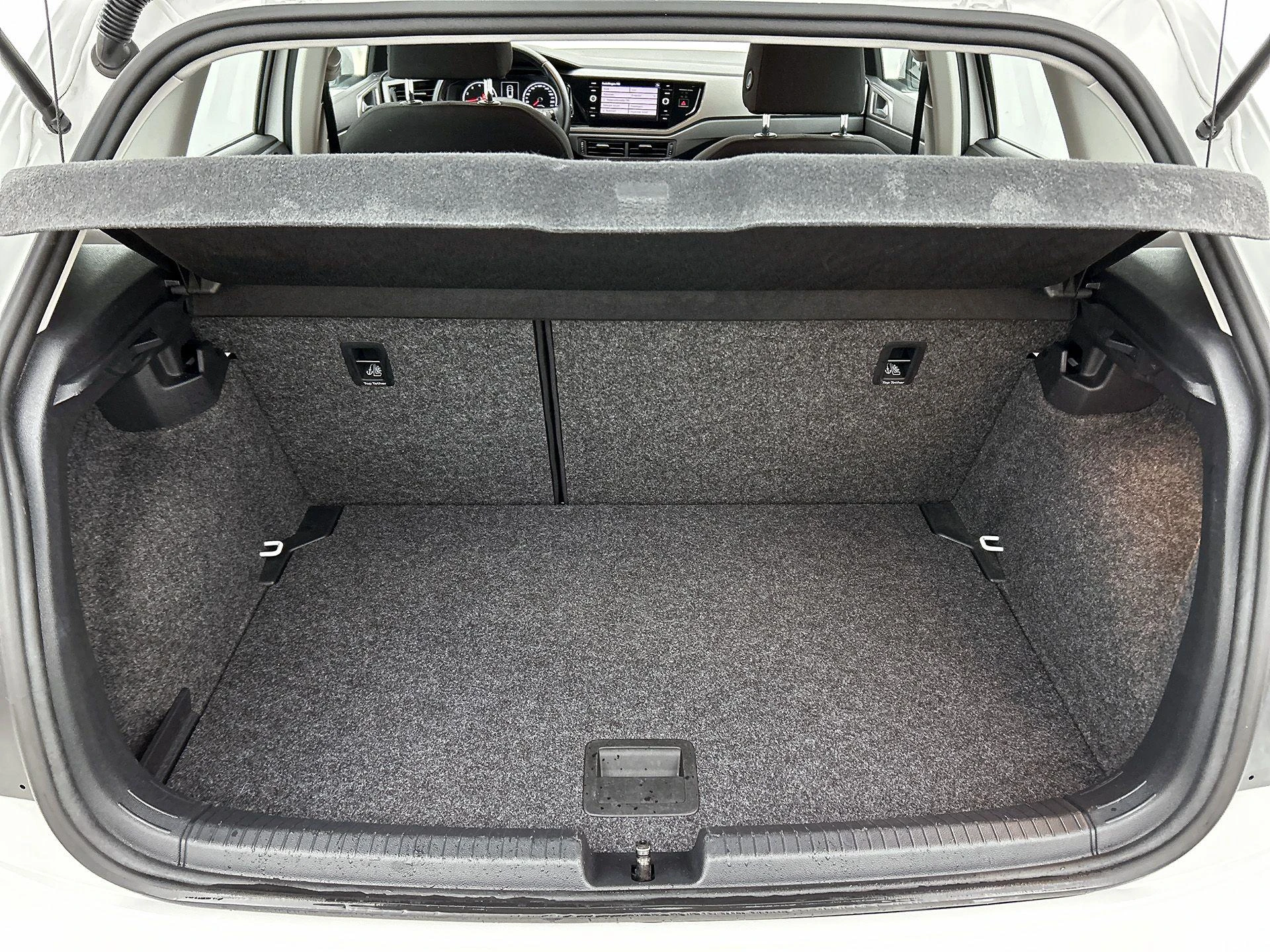 Volkswagen-Polo-image-22