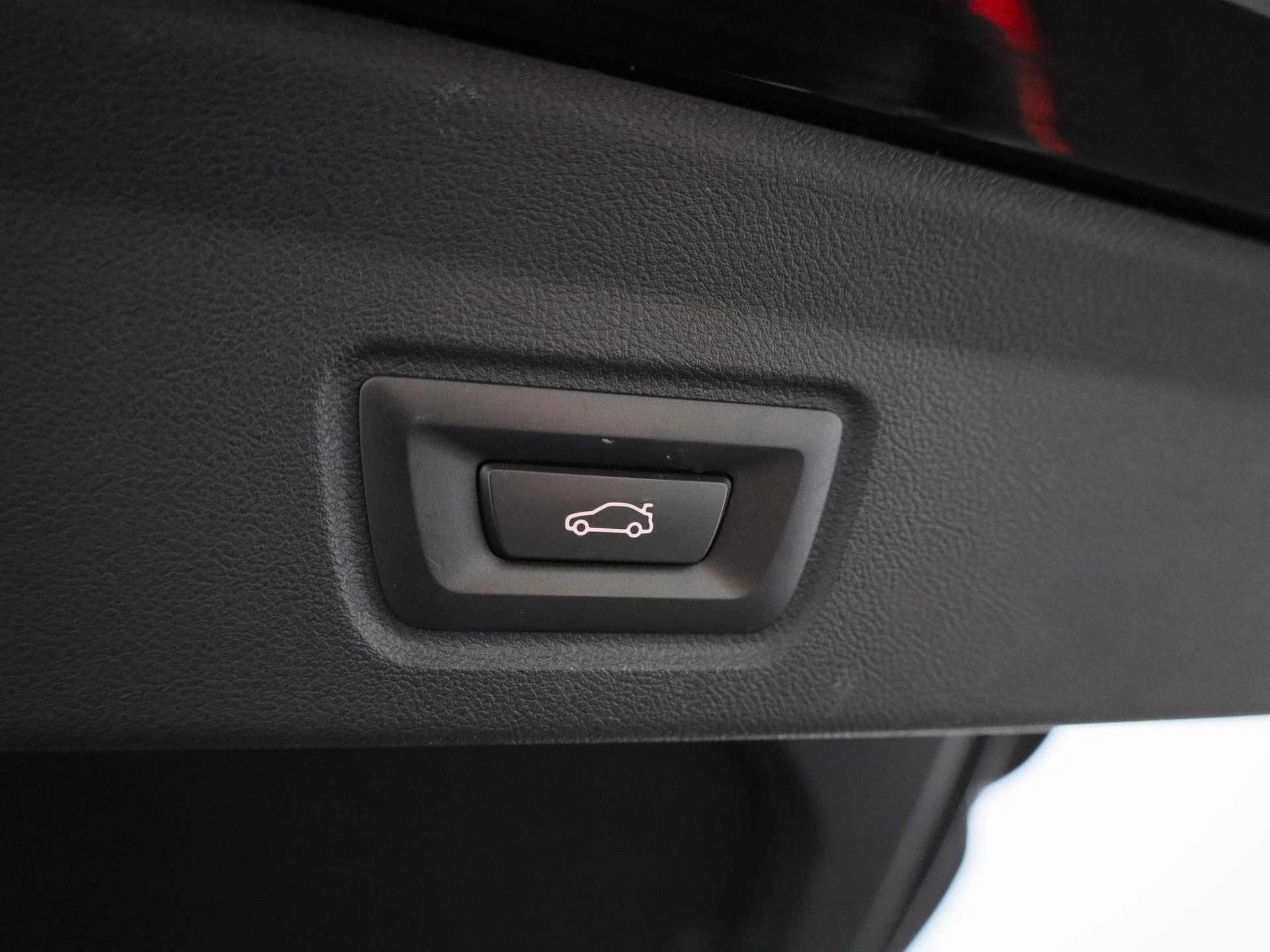 BMW-i4-image-11
