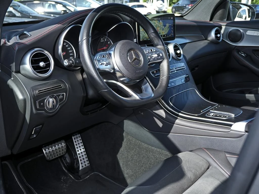 Mercedes-Benz-GLC 200-image-8