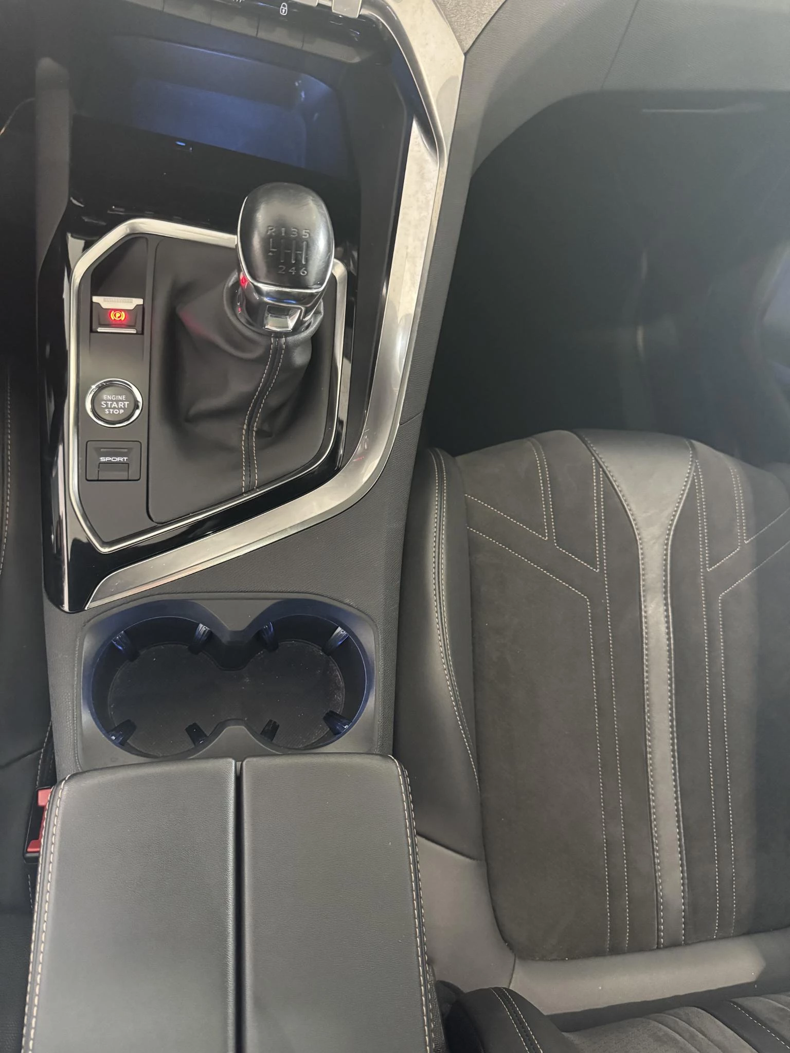 Peugeot-5008-image-10