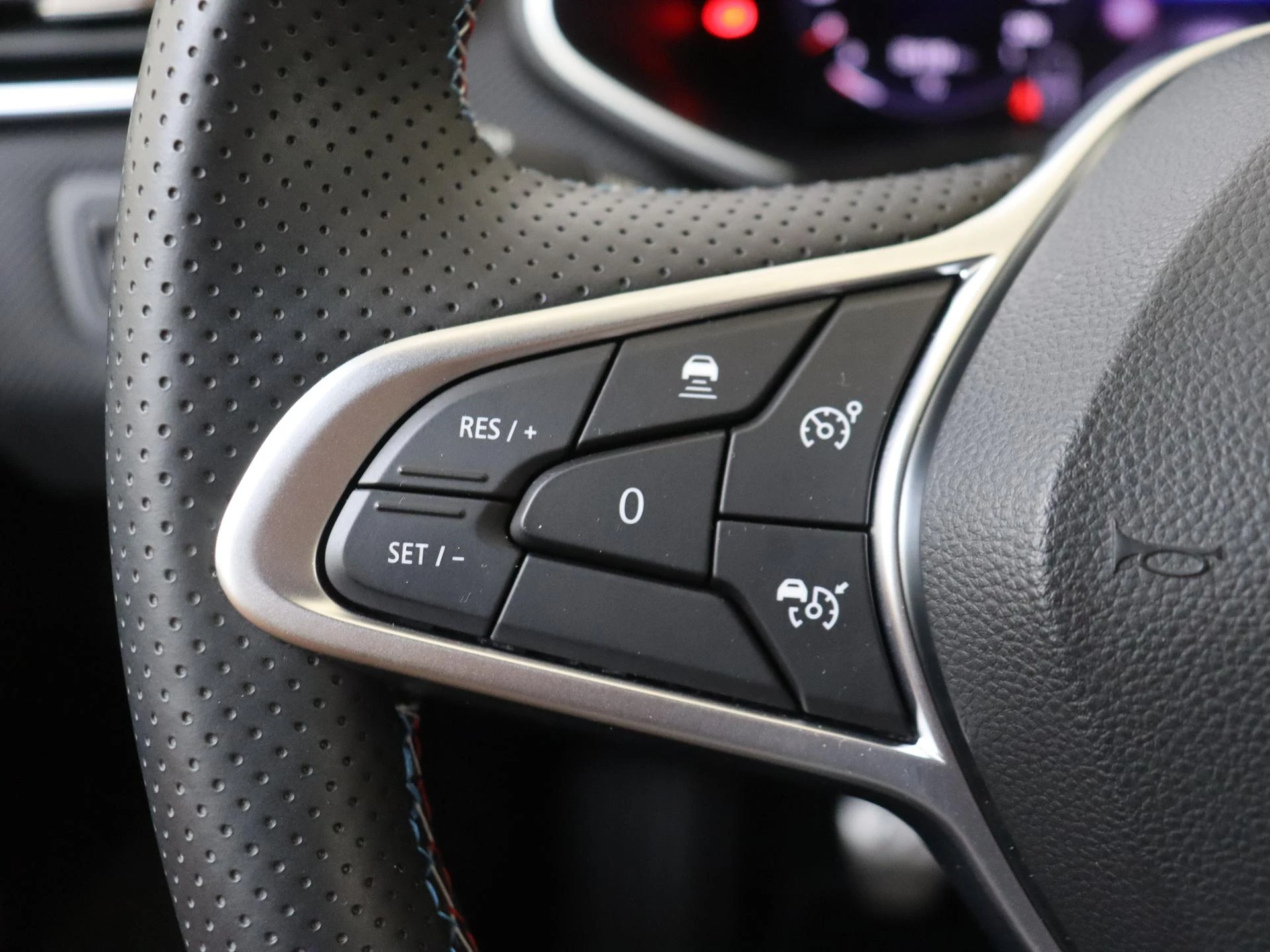 Renault-Clio-image-11