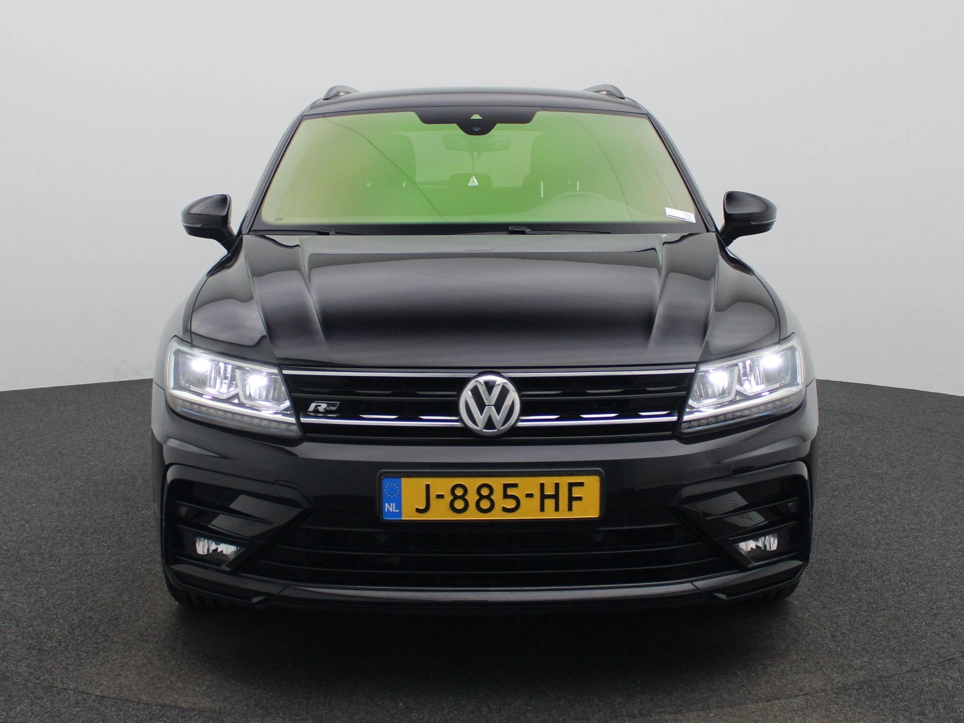 Volkswagen-Tiguan-image-2