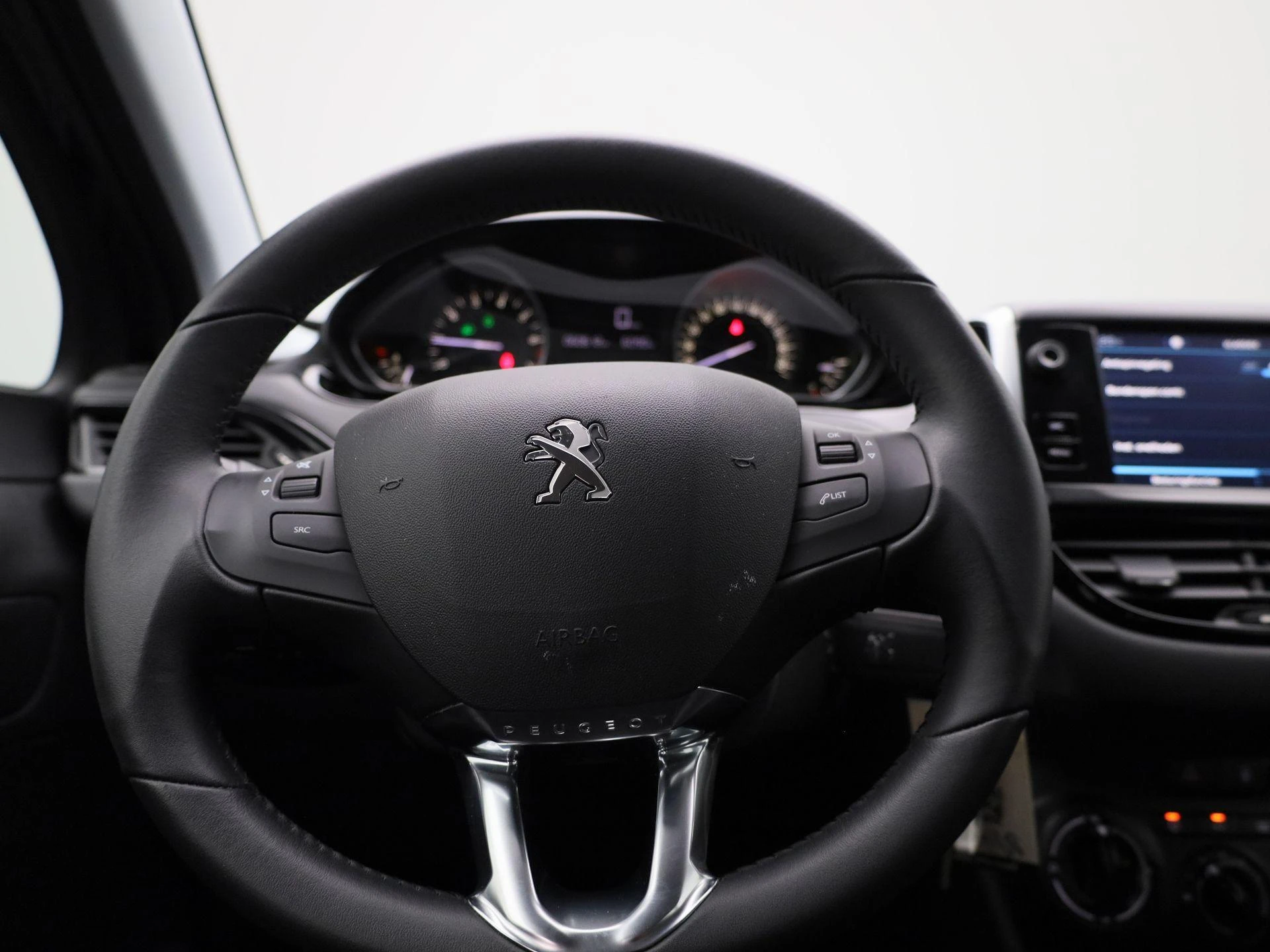 Peugeot-208-image-6