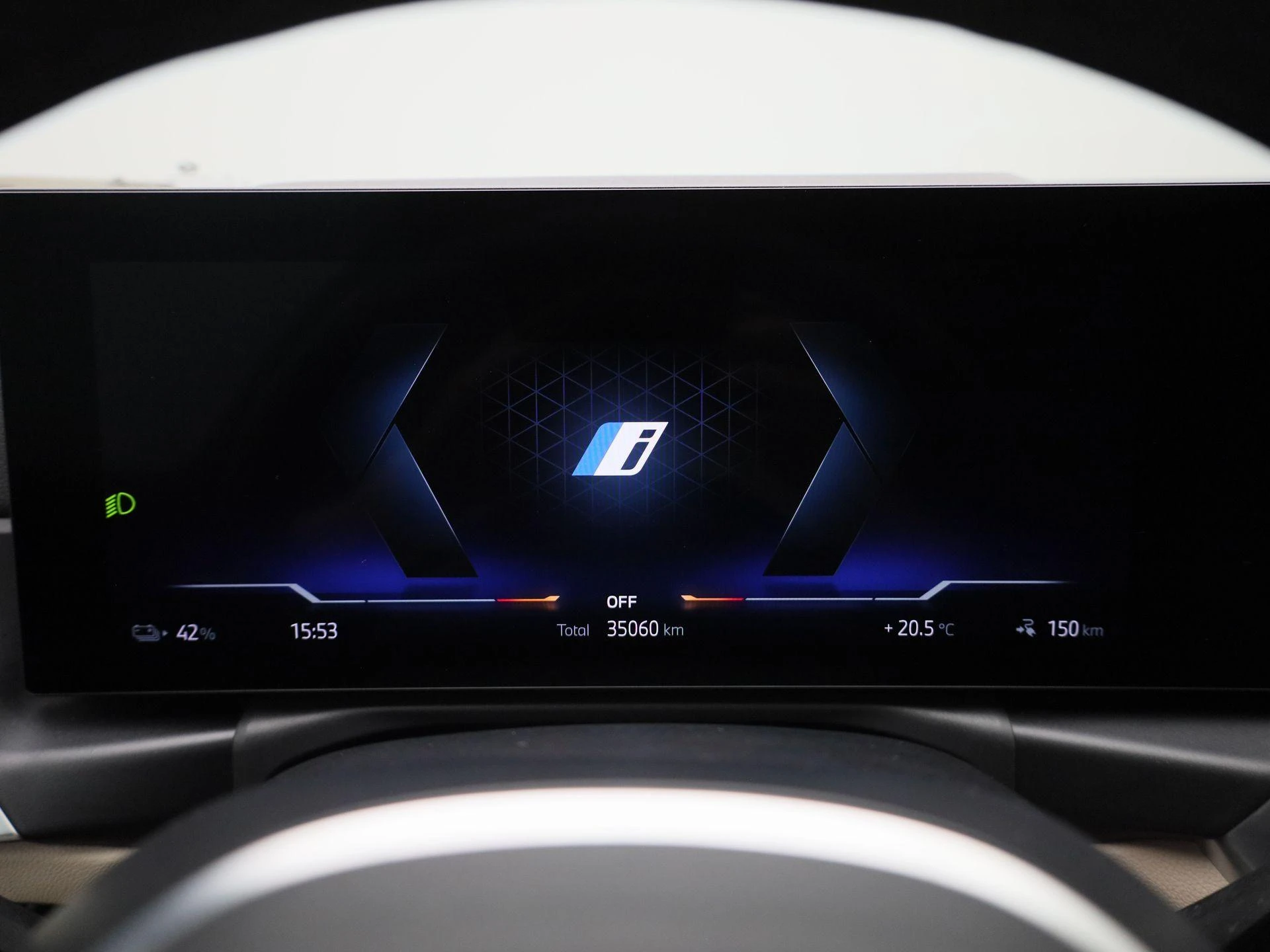BMW-i4-image-18