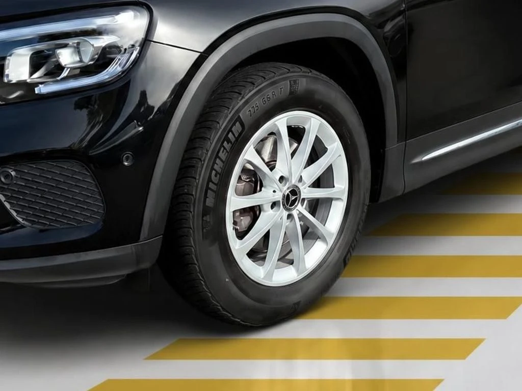 Mercedes-Benz-GLB 180-image-5