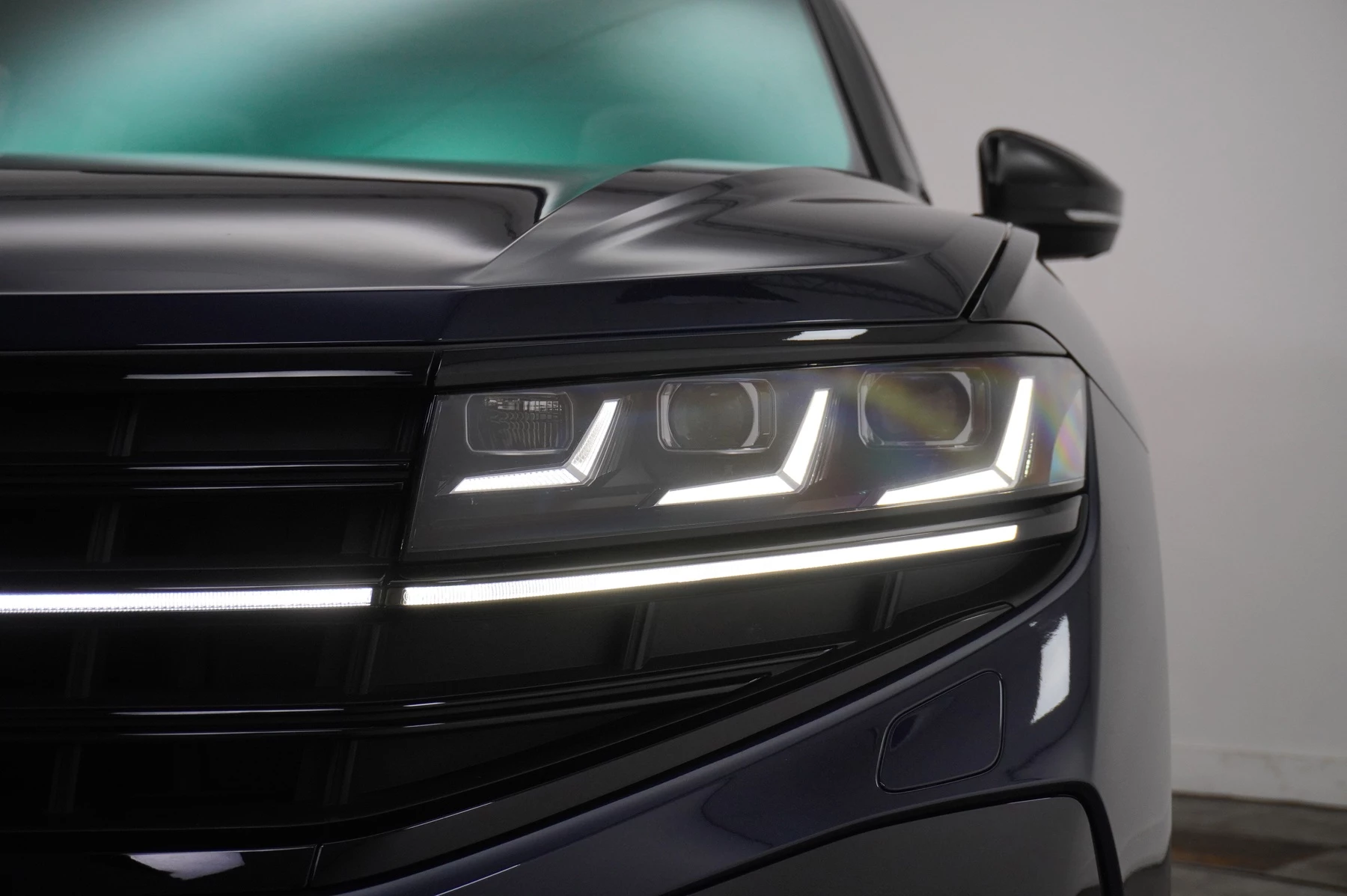 Volkswagen-Touareg-image-47