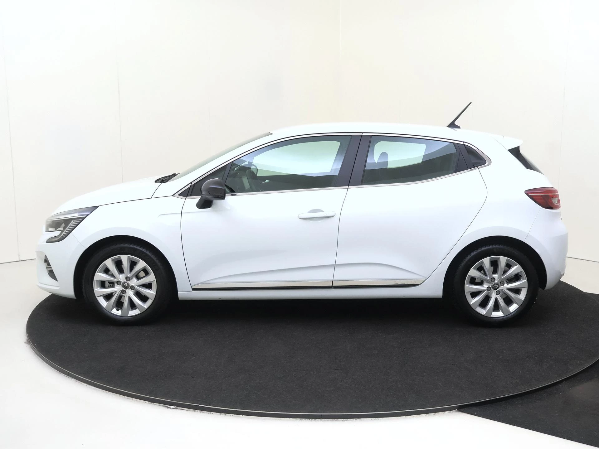 Renault-Clio-image-7
