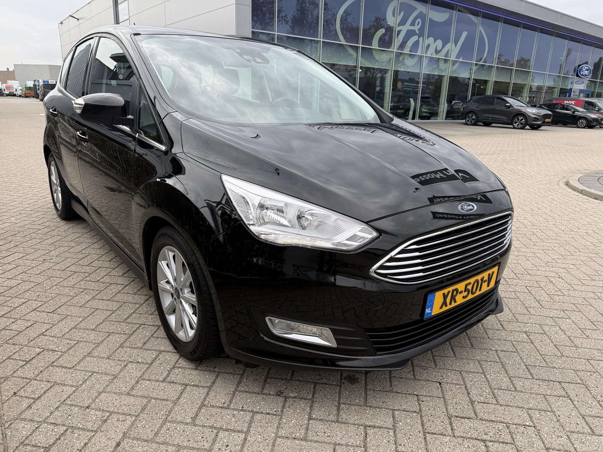 Ford-C-MAX-image-5