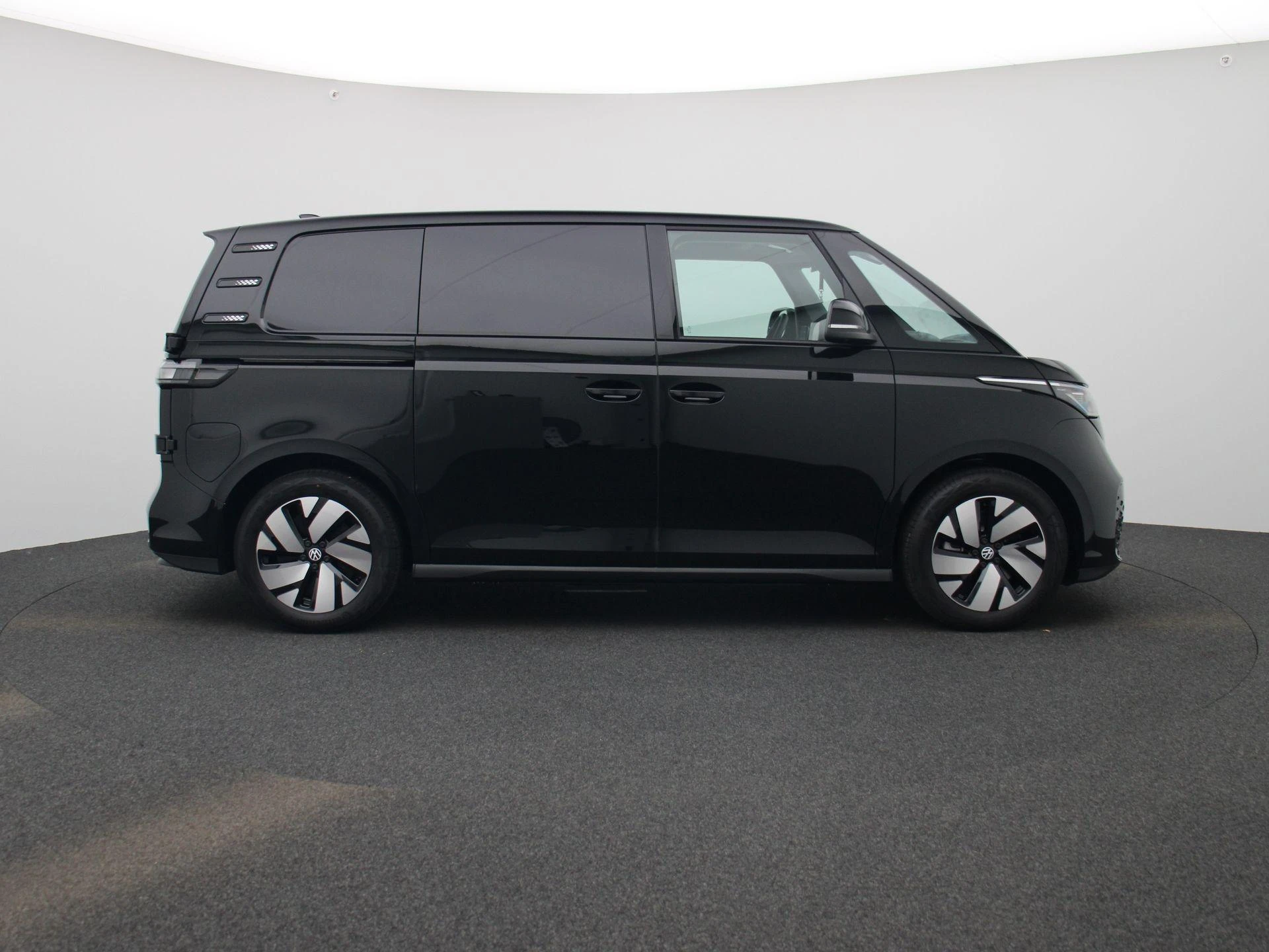 Volkswagen-ID. Buzz Cargo-image-3